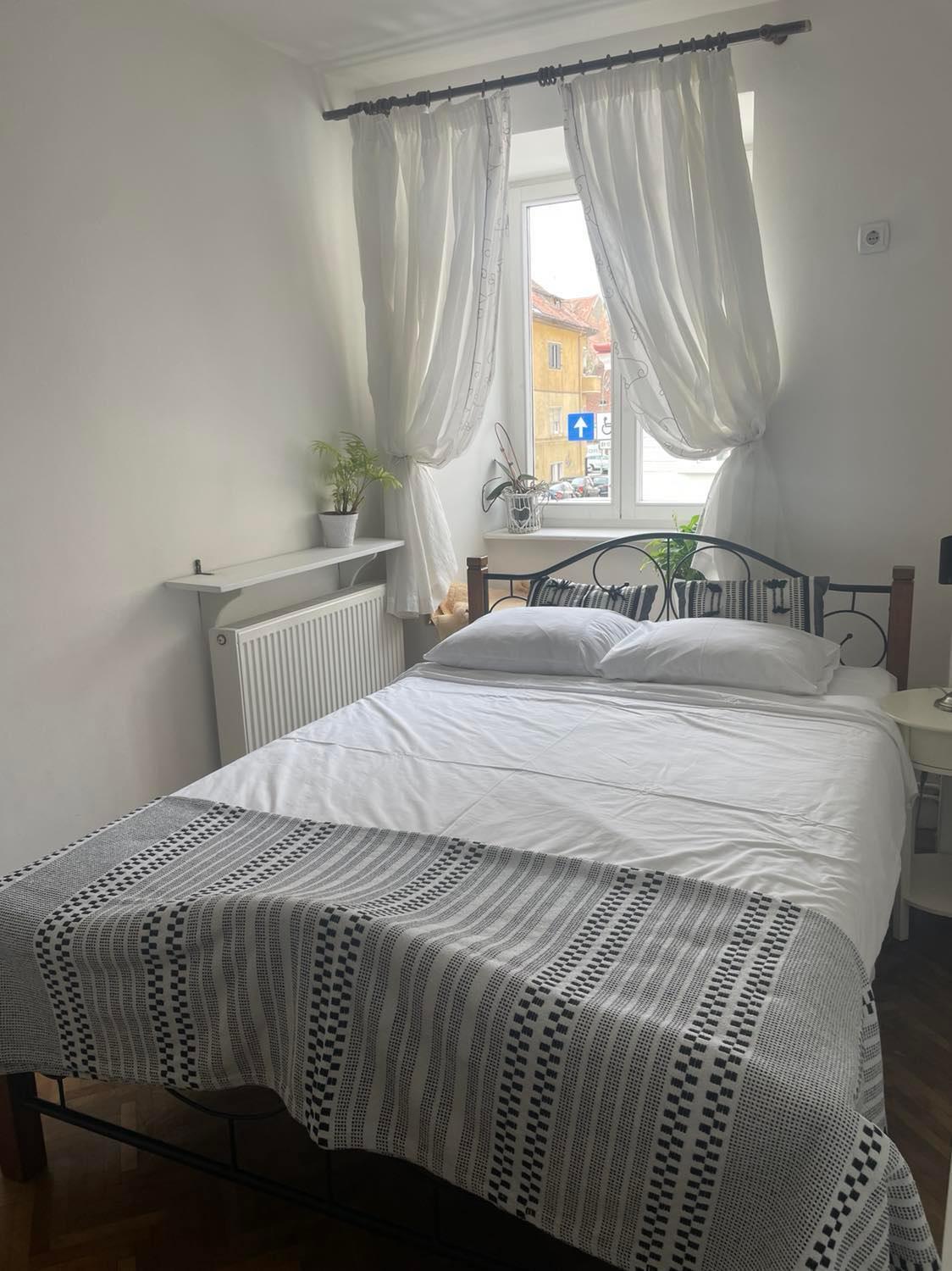 Valentina'S Apartment In City Center Brasov Exterior photo