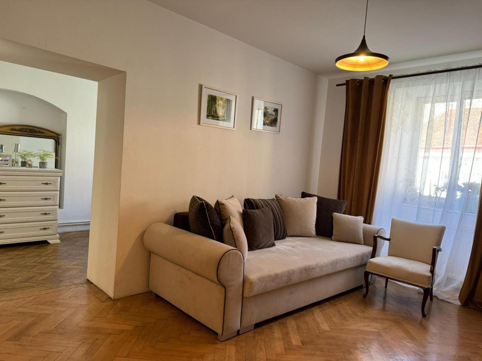 Valentina'S Apartment In City Center Brasov Exterior photo